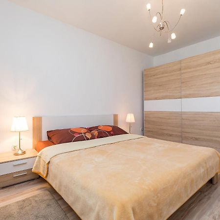 Tasha Apartment Porec Bagian luar foto